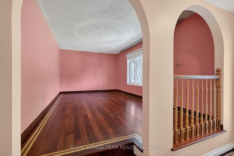 Photo 5 at 33 Norice Street, Nepean (Meadowlands/Crestview), Ottawa