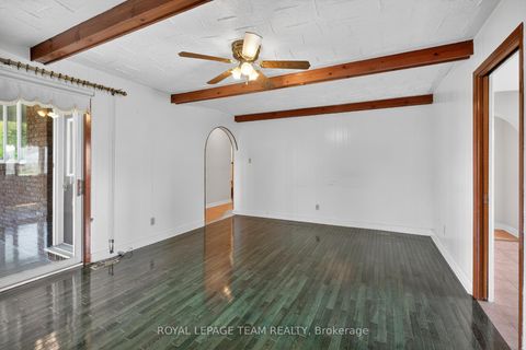 Photo 11 at 33 Norice Street, Nepean (Meadowlands/Crestview), Ottawa