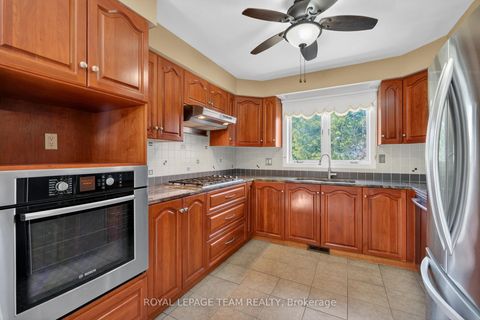 Photo 15 at 33 Norice Street, Nepean (Meadowlands/Crestview), Ottawa