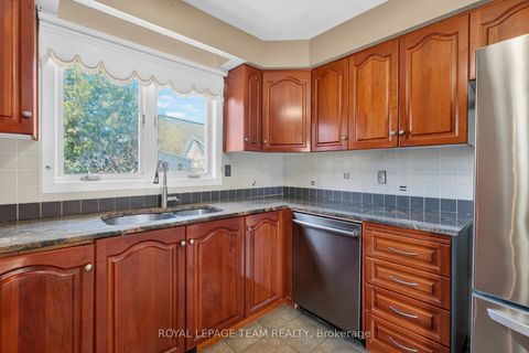 Photo 17 at 33 Norice Street, Nepean (Meadowlands/Crestview), Ottawa
