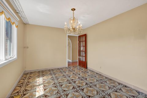 Photo 21 at 33 Norice Street, Nepean (Meadowlands/Crestview), Ottawa
