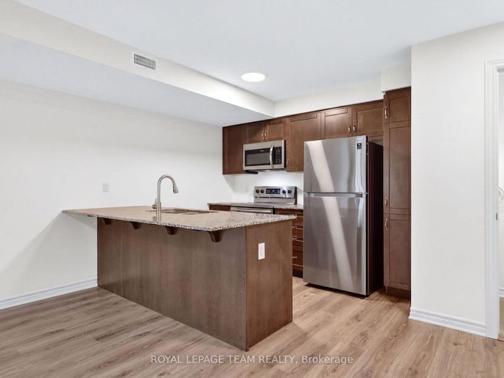 Photo 7 at 105 Walleye Private, Nepean (Half Moon Bay), Ottawa