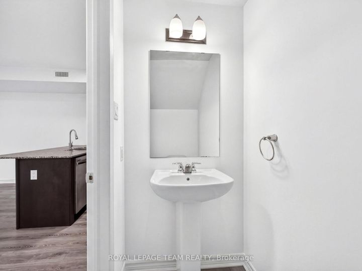 Photo 13 at 105 Walleye Private, Nepean (Half Moon Bay), Ottawa