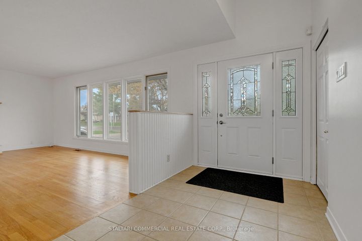Photo 1 at 1156 Deer Park Road W, Nepean (City View/Skyline/Fisher Heights/Parkwood Hills), Ottawa