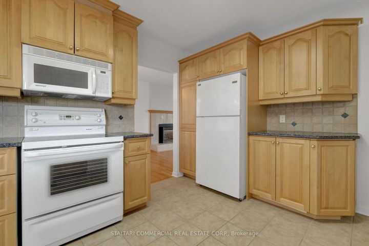 Photo 7 at 1156 Deer Park Road W, Nepean (City View/Skyline/Fisher Heights/Parkwood Hills), Ottawa