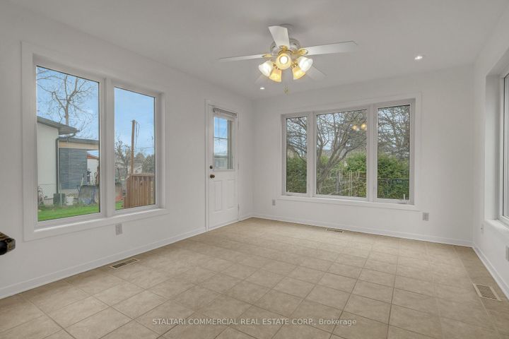 Photo 8 at 1156 Deer Park Road W, Nepean (City View/Skyline/Fisher Heights/Parkwood Hills), Ottawa