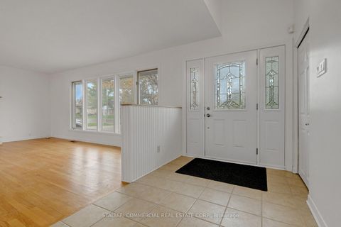 Photo 1 at 1156 Deer Park Road W, Nepean (City View/Skyline/Fisher Heights/Parkwood Hills), Ottawa