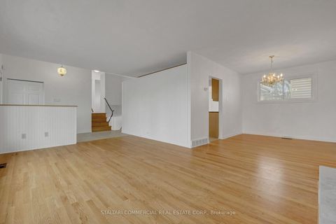 Photo 4 at 1156 Deer Park Road W, Nepean (City View/Skyline/Fisher Heights/Parkwood Hills), Ottawa