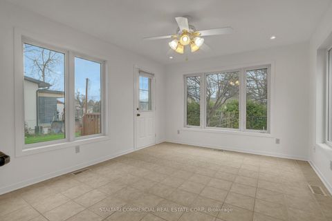 Photo 8 at 1156 Deer Park Road W, Nepean (City View/Skyline/Fisher Heights/Parkwood Hills), Ottawa