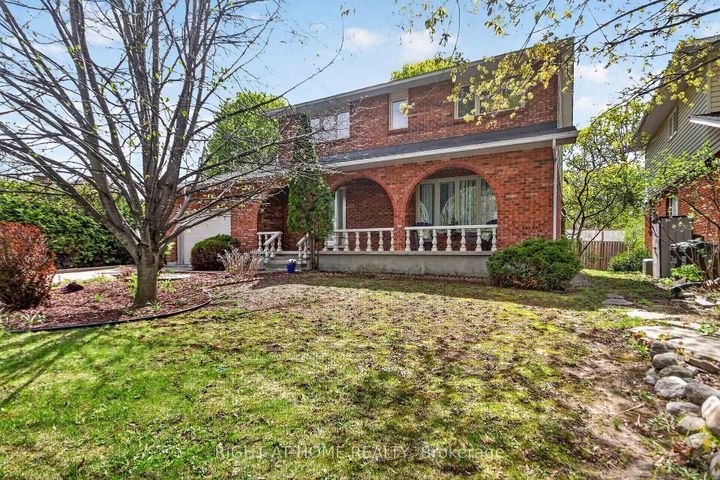 Photo 2 at 20 Palsen Street, Nepean (Meadowlands/Crestview), Ottawa