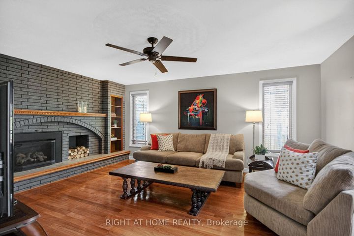 Photo 13 at 20 Palsen Street, Nepean (Meadowlands/Crestview), Ottawa
