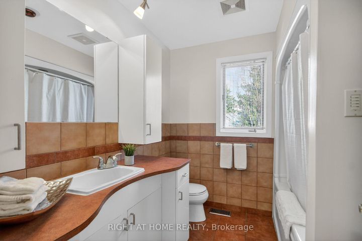 Photo 21 at 20 Palsen Street, Nepean (Meadowlands/Crestview), Ottawa