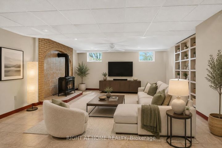 Photo 22 at 20 Palsen Street, Nepean (Meadowlands/Crestview), Ottawa