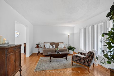Photo 5 at 20 Palsen Street, Nepean (Meadowlands/Crestview), Ottawa