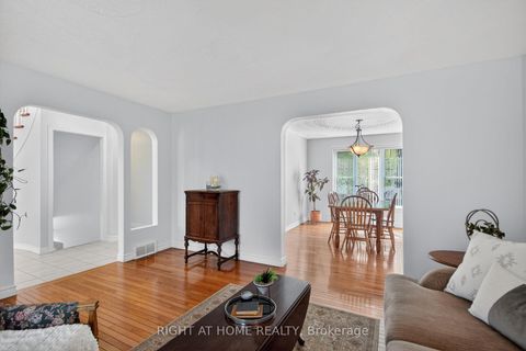 Photo 7 at 20 Palsen Street, Nepean (Meadowlands/Crestview), Ottawa
