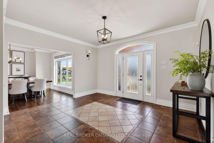 Photo 2 at 465 Lockmaster Crescent, Nepean (Manotick Village & Manotick Estates), Ottawa