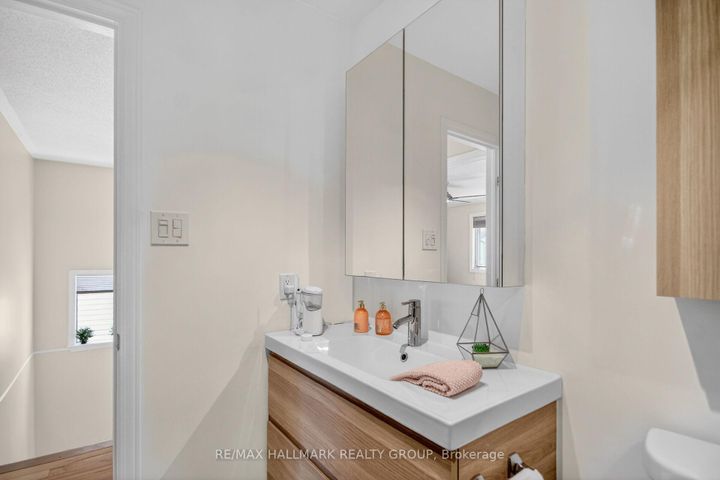 Photo 33 at 48 Avonmore Crescent, Nepean (Barrhaven East), Ottawa