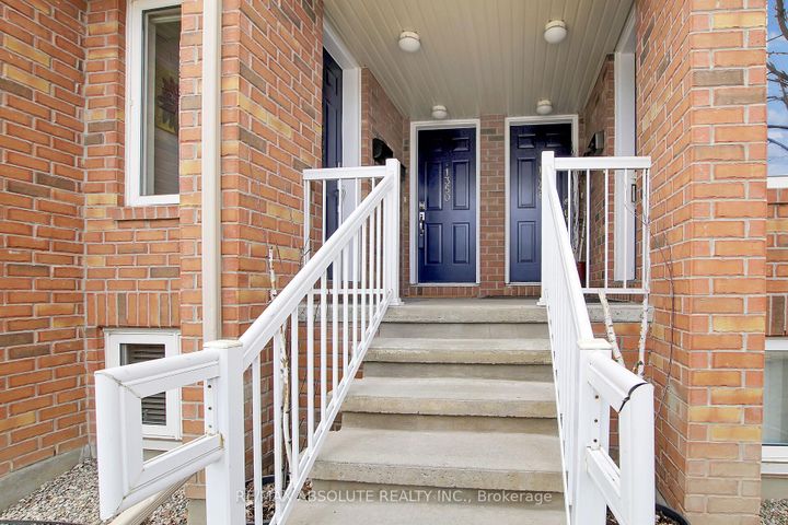 Photo 2 at 1350 Guthrie Street, Nepean (Leslie Park), Ottawa