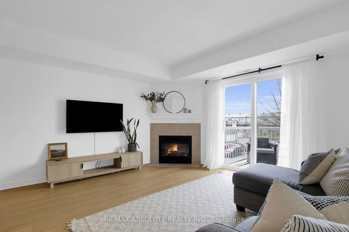 Photo 7 at 1350 Guthrie Street, Nepean (Leslie Park), Ottawa