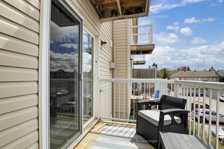 Photo 12 at 1350 Guthrie Street, Nepean (Leslie Park), Ottawa