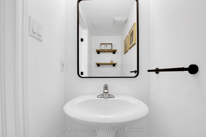 Photo 25 at 1350 Guthrie Street, Nepean (Leslie Park), Ottawa