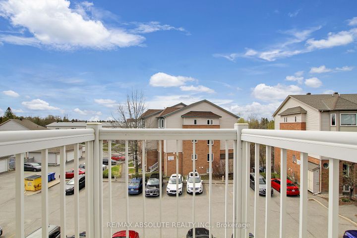 Photo 34 at 1350 Guthrie Street, Nepean (Leslie Park), Ottawa