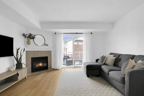 Photo 6 at 1350 Guthrie Street, Nepean (Leslie Park), Ottawa