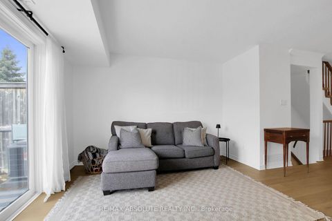 Photo 10 at 1350 Guthrie Street, Nepean (Leslie Park), Ottawa