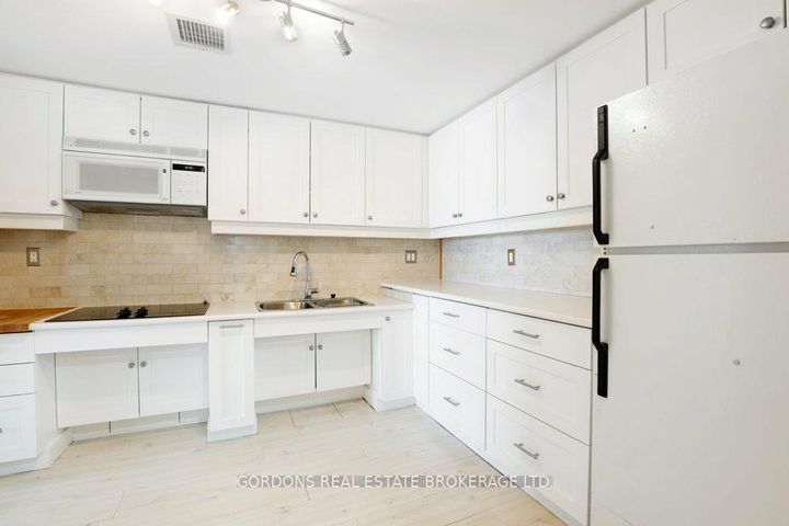 Photo 9 at 103 - 3099 Carling Avenue, Nepean (Bayshore), Ottawa