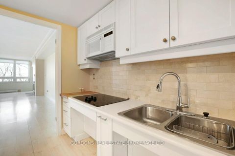 Photo 11 at 103 - 3099 Carling Avenue, Nepean (Bayshore), Ottawa