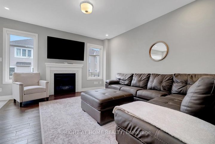 Photo 7 at 771 Devario Crescent, Nepean (Half Moon Bay), Ottawa