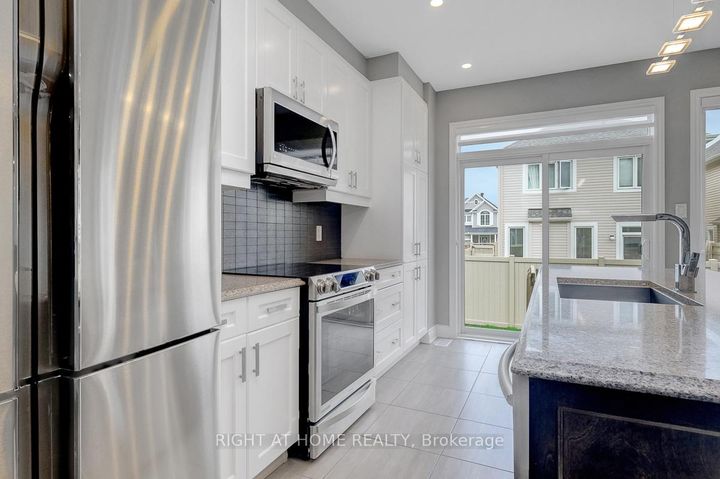 Photo 11 at 771 Devario Crescent, Nepean (Half Moon Bay), Ottawa
