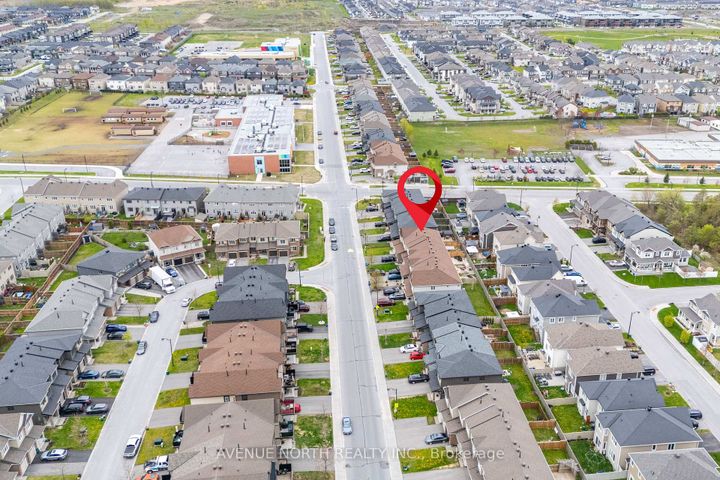 Photo 4 at 940 Kilbirnie Drive, Nepean (Half Moon Bay), Ottawa