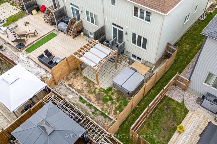 Photo 8 at 940 Kilbirnie Drive, Nepean (Half Moon Bay), Ottawa