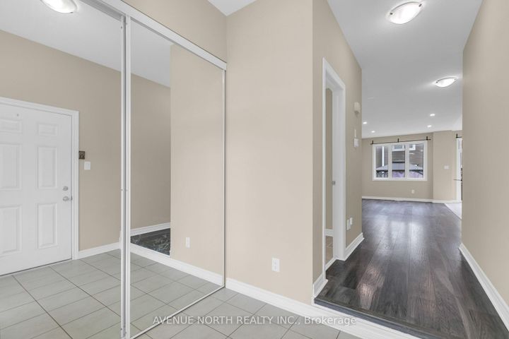 Photo 11 at 940 Kilbirnie Drive, Nepean (Half Moon Bay), Ottawa
