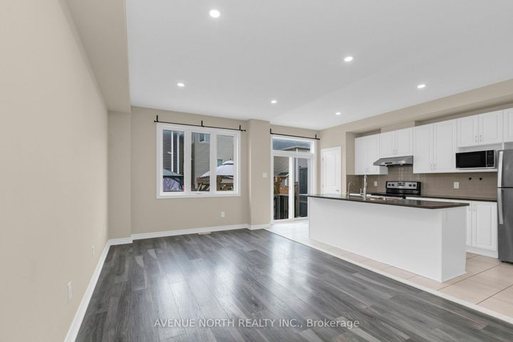Photo 13 at 940 Kilbirnie Drive, Nepean (Half Moon Bay), Ottawa