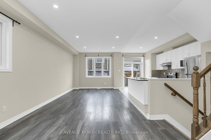 Photo 14 at 940 Kilbirnie Drive, Nepean (Half Moon Bay), Ottawa