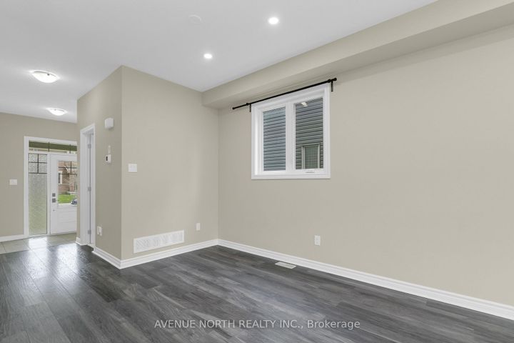 Photo 16 at 940 Kilbirnie Drive, Nepean (Half Moon Bay), Ottawa