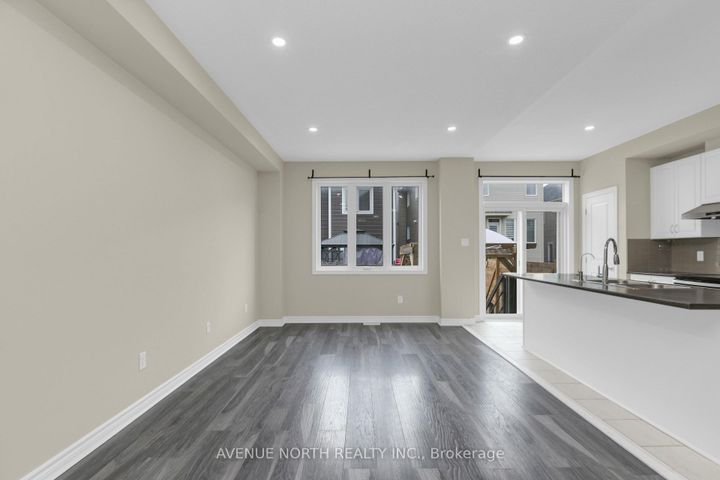 Photo 20 at 940 Kilbirnie Drive, Nepean (Half Moon Bay), Ottawa
