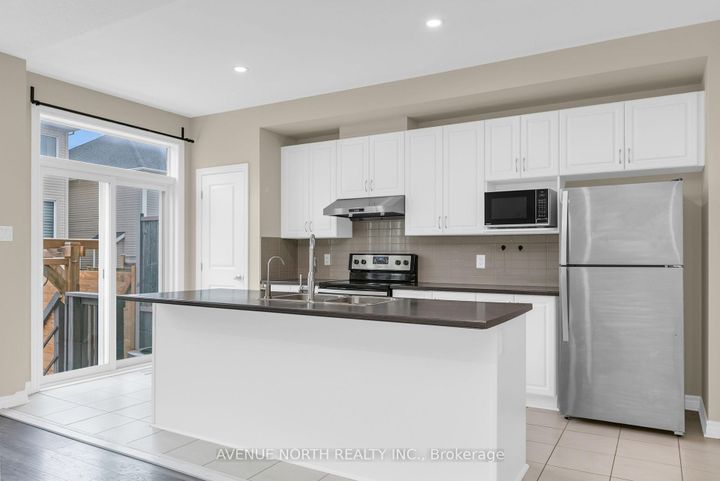 Photo 23 at 940 Kilbirnie Drive, Nepean (Half Moon Bay), Ottawa