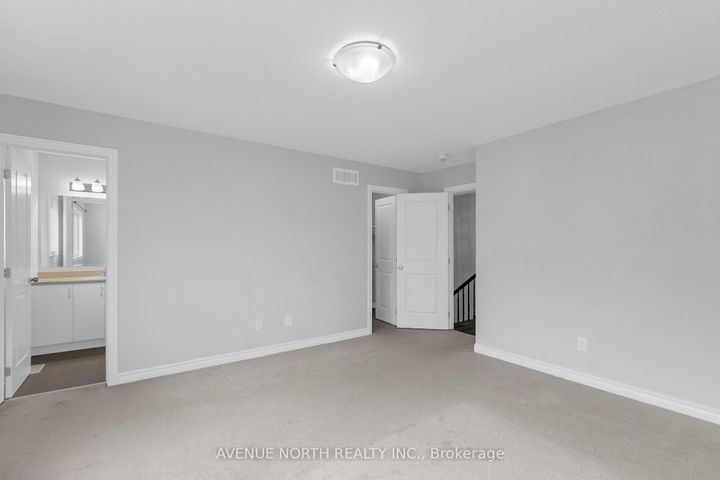 Photo 33 at 940 Kilbirnie Drive, Nepean (Half Moon Bay), Ottawa