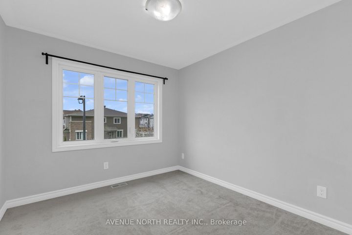 Photo 36 at 940 Kilbirnie Drive, Nepean (Half Moon Bay), Ottawa