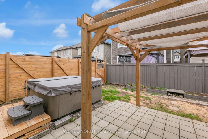 Photo 46 at 940 Kilbirnie Drive, Nepean (Half Moon Bay), Ottawa