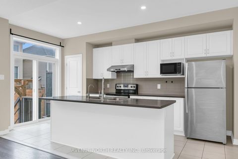 Photo 23 at 940 Kilbirnie Drive, Nepean (Half Moon Bay), Ottawa