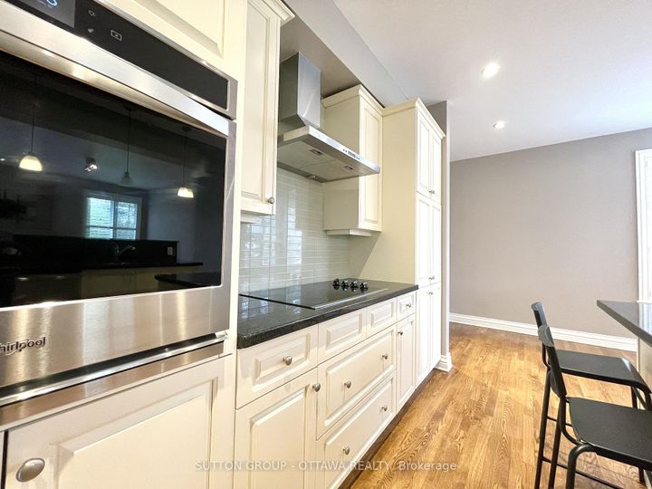Photo 4 at 1520 Arnhem Street, Nepean (Carleton Heights), Ottawa