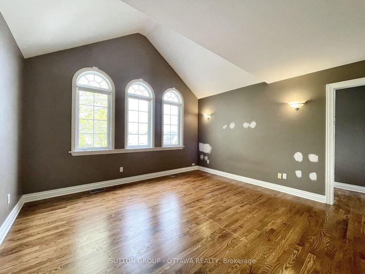Photo 12 at 1520 Arnhem Street, Nepean (Carleton Heights), Ottawa