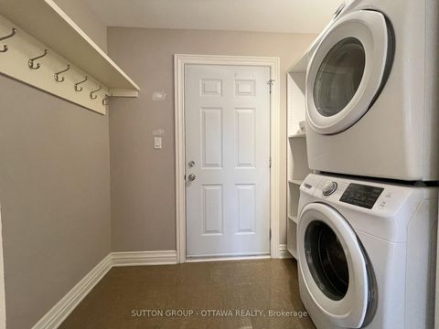 Photo 11 at 1520 Arnhem Street, Nepean (Carleton Heights), Ottawa