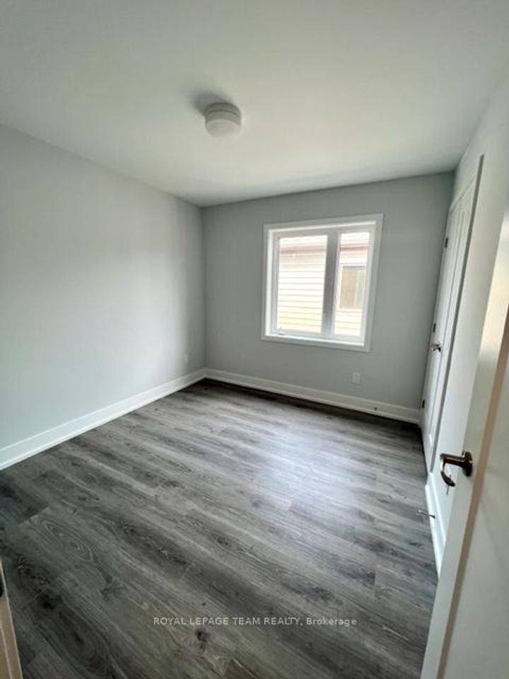 Photo 5 at 226 ANYOLITE Private, Nepean (Heritage Park), Ottawa