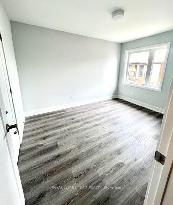 Photo 6 at 226 ANYOLITE Private, Nepean (Heritage Park), Ottawa