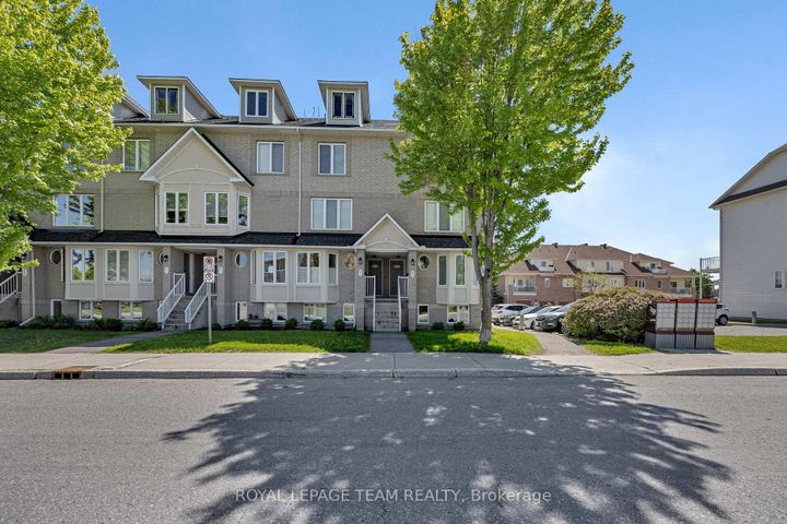 Photo 1 at 85 Cresthaven Drive, Nepean (Barrhaven East), Ottawa
